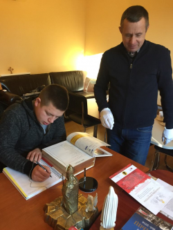 Wiara pokonuje różne przegrody