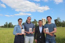 Razem z telewizją "Trwam"